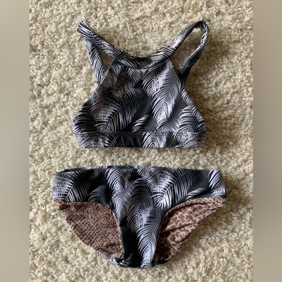 acacia swimwear Other - Acacia honey set - night palm